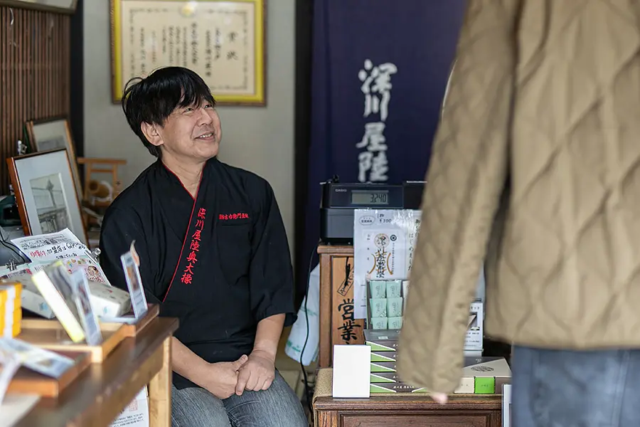 お店の店主服部さん