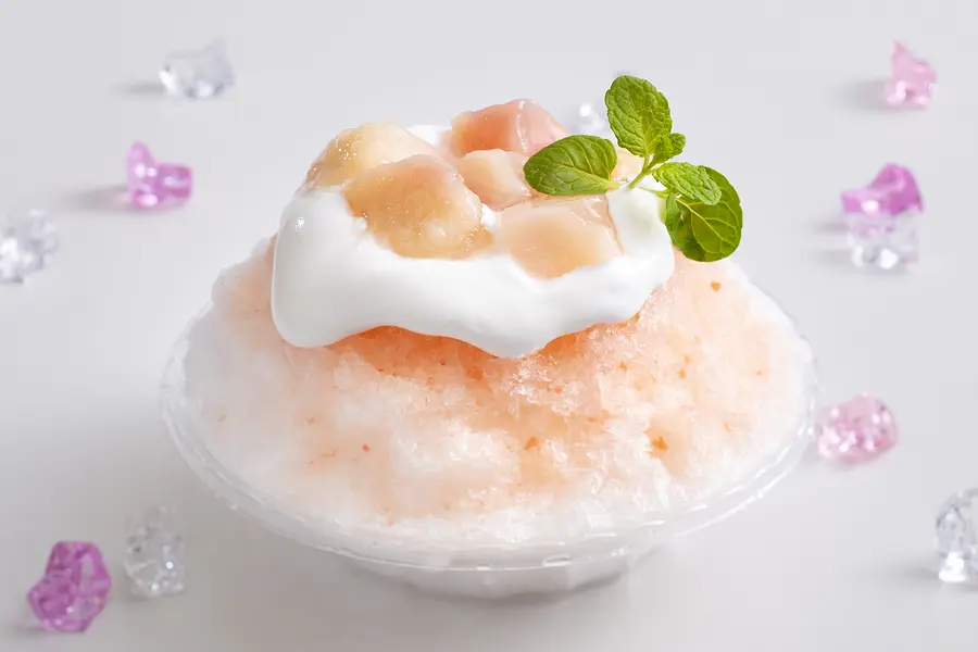 桃子和酸奶的松軟刨冰