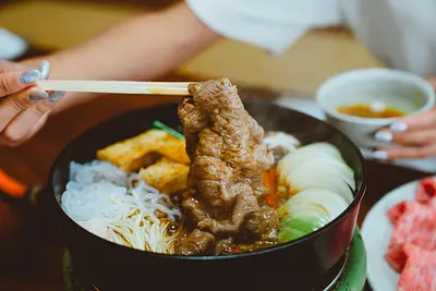 すき焼きにしゃぶしゃぶに焼肉にホルモンも！松阪牛のお肉料理がとことん楽しめる『肉道楽 西むら』を松阪市ブランド大使の加藤ゆうみさんが堪能！