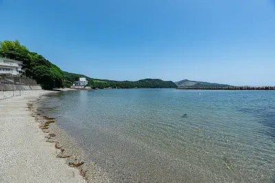 ¡La calidad del agua es de primera clase! Vayamos a la playa poco conocida "Playa de Arashima"