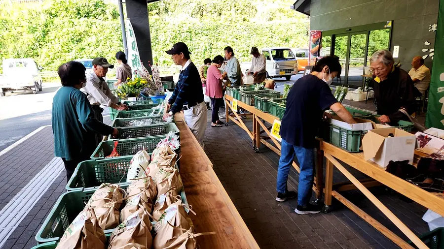 湯の瀬市場