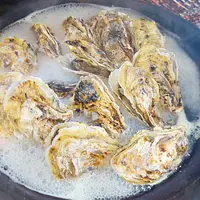 Huîtres de marque Toba, huîtres à la pêche, huîtres cuites à la vapeur