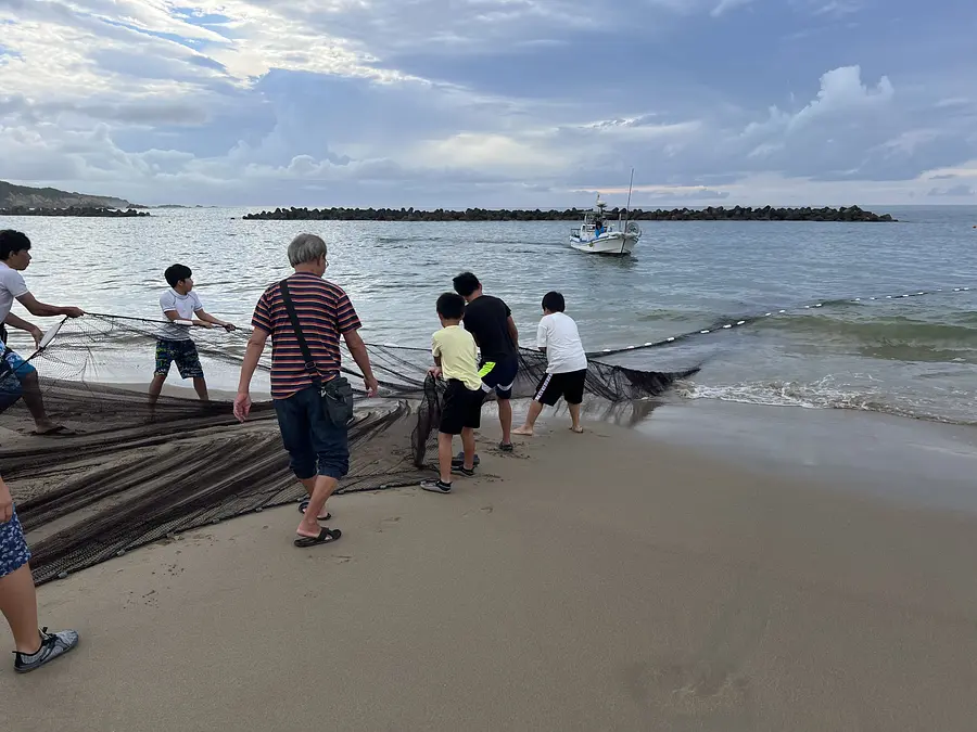 何が獲れるかな！？漁師町ならではの体験イベント♪　相差地曳網体験！　〜獲れた魚もお刺身で大盤振る舞い ♪〜