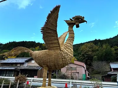 稲わらモニュメント　鳳凰