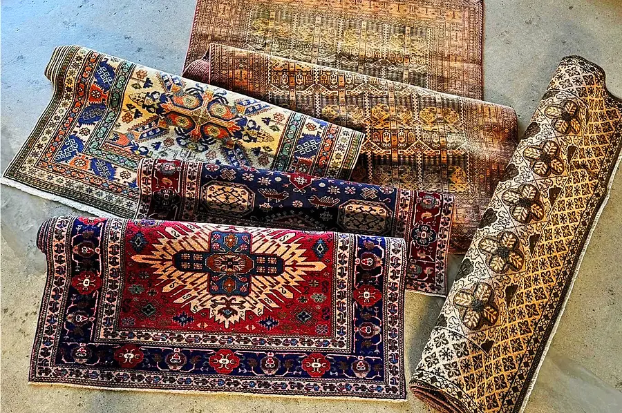 Vintage Rug Exhibition by Antique & Crafts880