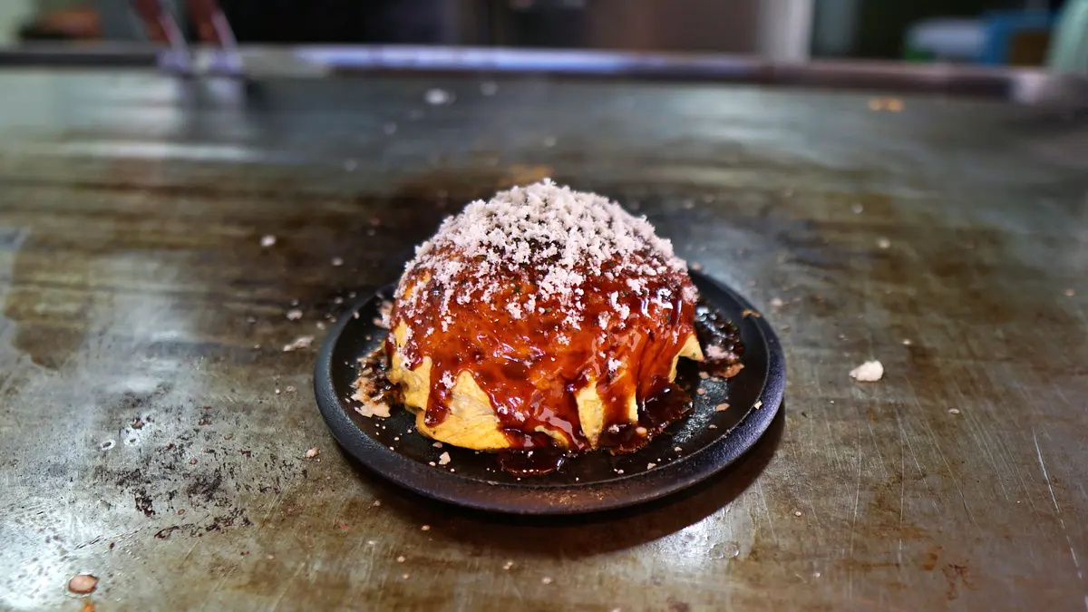 ¡El okonomiyaki boloñés es atractivo! Disfruta del Teppanyaki creativo en ciudad de Kuwana Teppanyaki Ue-chan