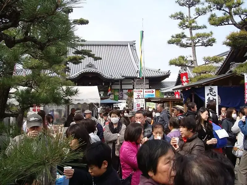 龍光寺境内のまつりの様子