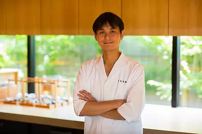 Masahiro Kasahara, the master of the Japanese restaurant “Pros and Cons”, visits VISON store.