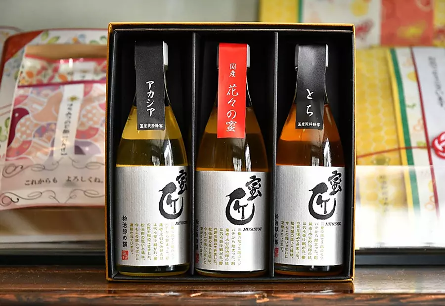 蜂蜜専門店 松治郎の舗（みせ）では、日本各地を巡って選び抜いた極上