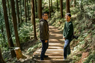 ¡Disfruta de la gran naturaleza de Matsusaka mientras acampas! El parque forestal ciudad de Matsusaka se renovará en abril de 2021. ¡Las hogueras también están bien! Masashi Asada, fotógrafo de la prefectura de Mie, entrevista al director.