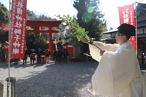 敢国神社獅子神楽