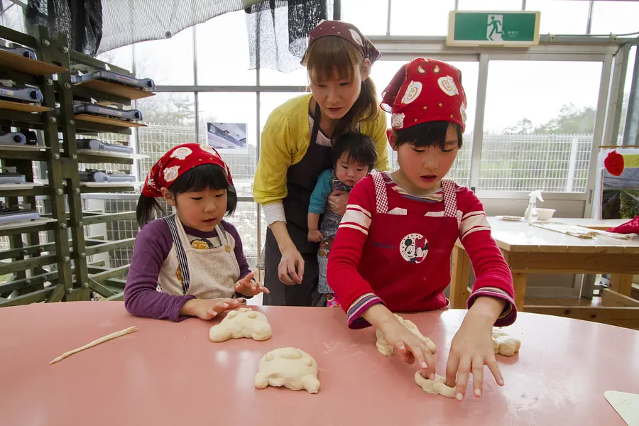 蓝莓果酱和牛奶面包制作教室