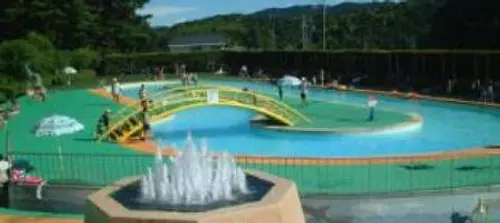 中台运动公园流水游泳池