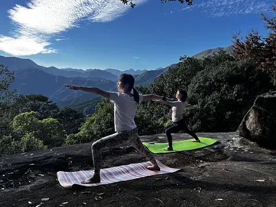 Yoga en roca 1