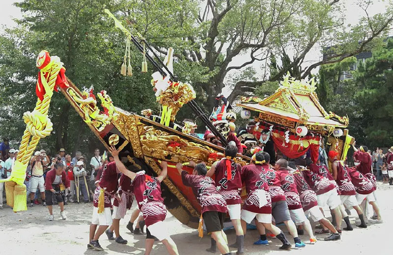 鳥出神社の鯨船行事（四日市市）